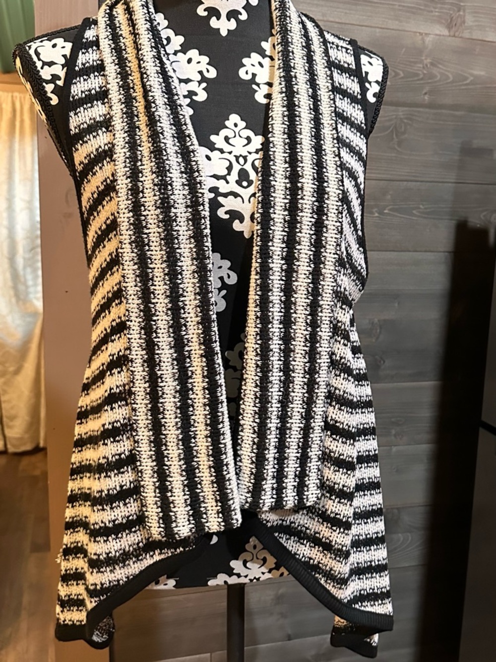 Mauve Black and White Striped Knit Open Vest size XL